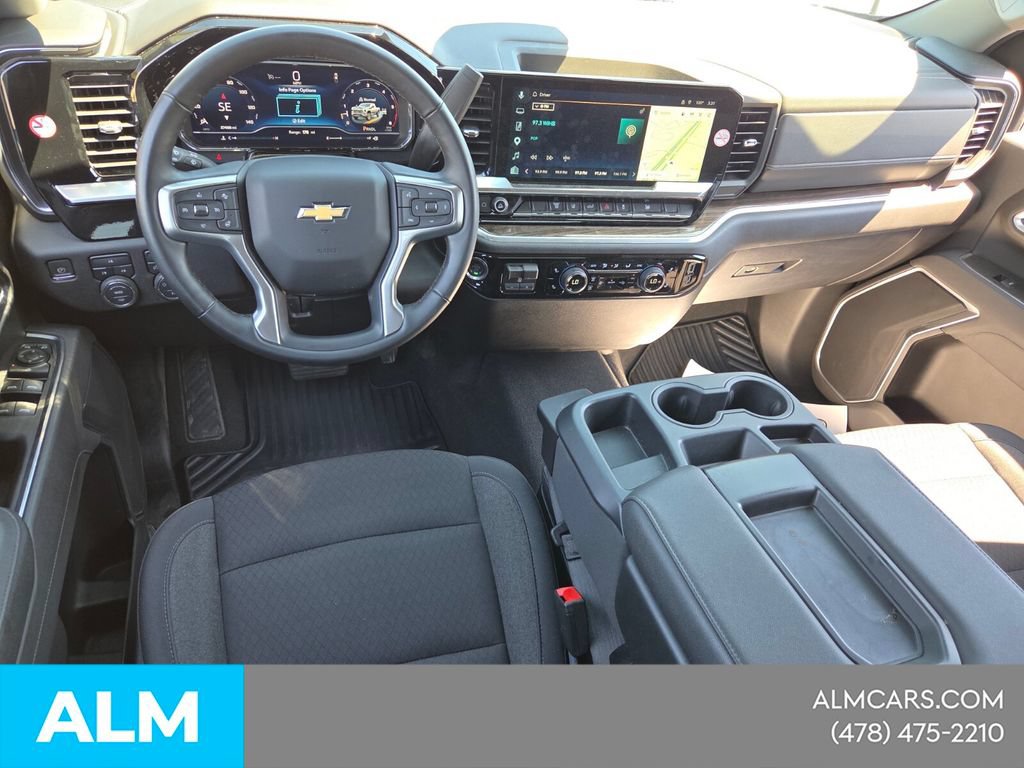 Used 2025 Chevrolet Silverado 2500 LT w/ Convenience Package AWD/4WD image 11