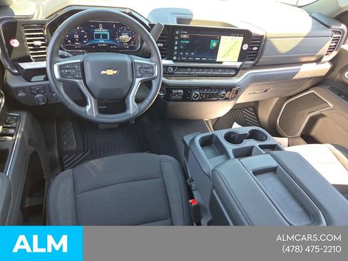 Used 2025 Chevrolet Silverado 2500 LT w/ Convenience Package AWD/4WD image 11