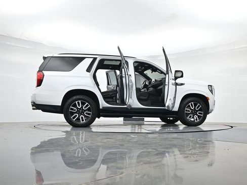 Used 2023 GMC Yukon AT4 w/ Technology Package AWD/4WD image 53