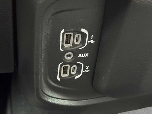 Used 2019 RAM 1500 Laramie AWD/4WD image 30