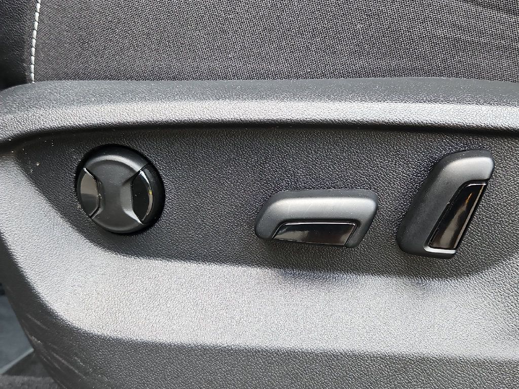 Certified 2025 Volkswagen Atlas SE AWD/4WD image 26