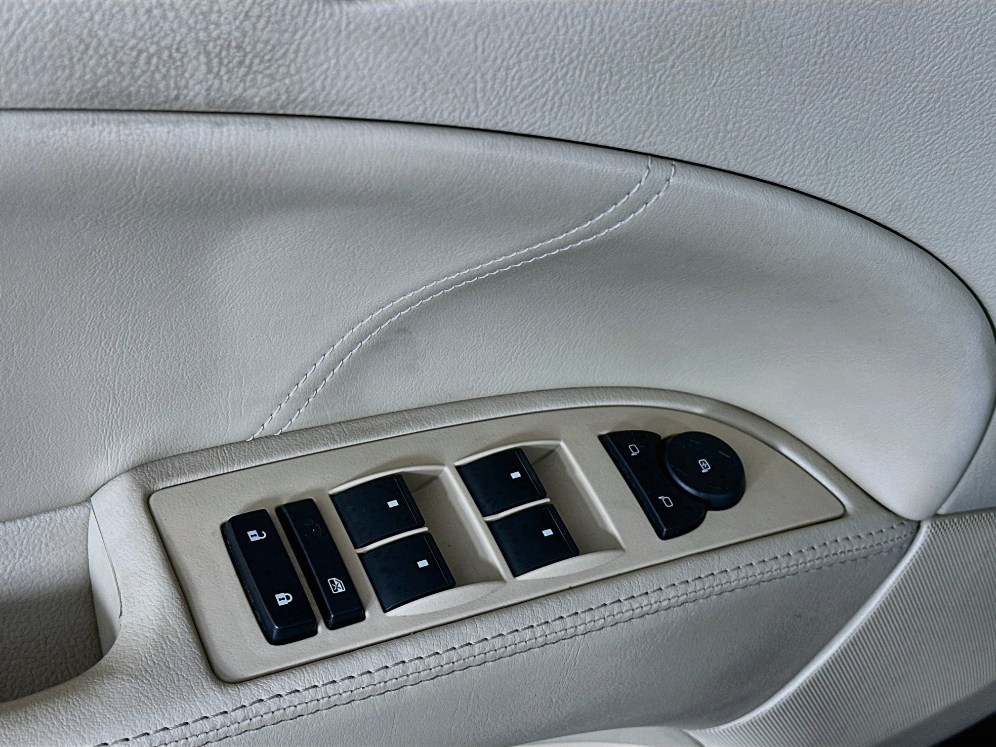Used 2008 Buick Lucerne CXL w/ Luxury Package FWD image 15