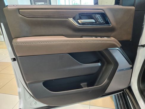 New 2026 GMC Yukon Denali Ultimate AWD/4WD image 14