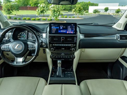 Used 2023 Lexus GX 460 Premium w/ Accessory Package AWD/4WD image 20