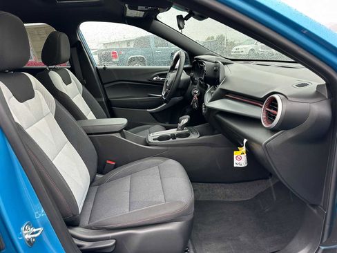 Certified 2025 Chevrolet Trax RS w/ Sunroof Package image 10