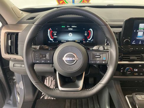 Used 2025 Nissan Pathfinder Platinum w/ Cargo Package AWD/4WD image 10
