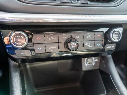 Used 2023 Jeep Compass Limited AWD/4WD image 31