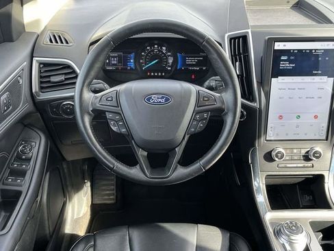 Used 2022 Ford Edge Titanium image 17