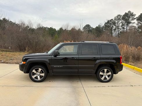 Used 2016 Jeep Patriot High Altitude image 2