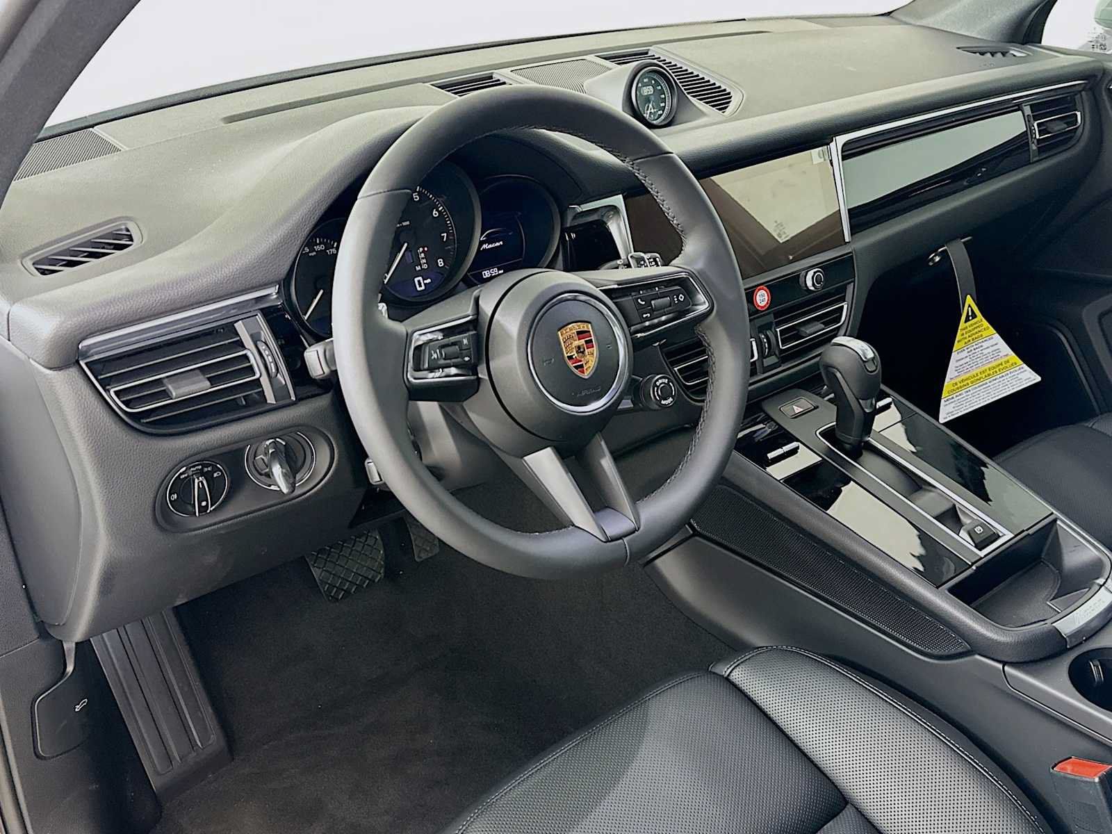 Used 2026 Porsche Macan AWD/4WD image 4