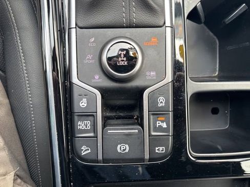 Used 2024 Kia Sorento SX Prestige image 15