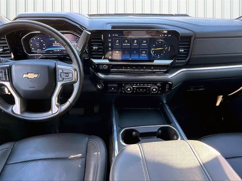 Used 2024 Chevrolet Silverado 2500 LTZ w/ LTZ Plus Package image 6