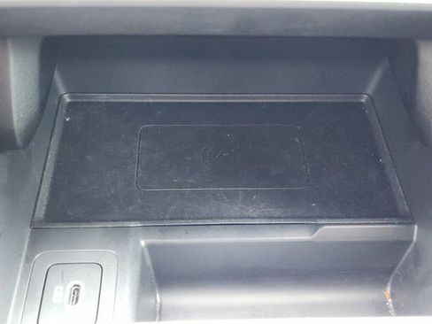 Used 2025 Land Rover Range Rover Evoque S image 21