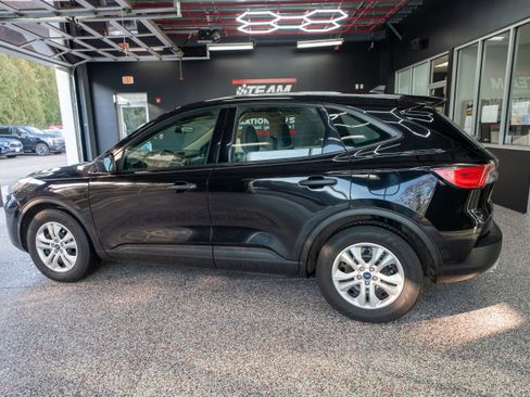 Used 2020 Ford Escape S image 2
