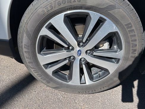 Used 2019 Subaru Outback 3.6R Limited w/ Popular Package #2 image 9