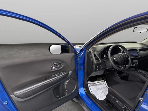 Used 2018 Honda HR-V EX image 11