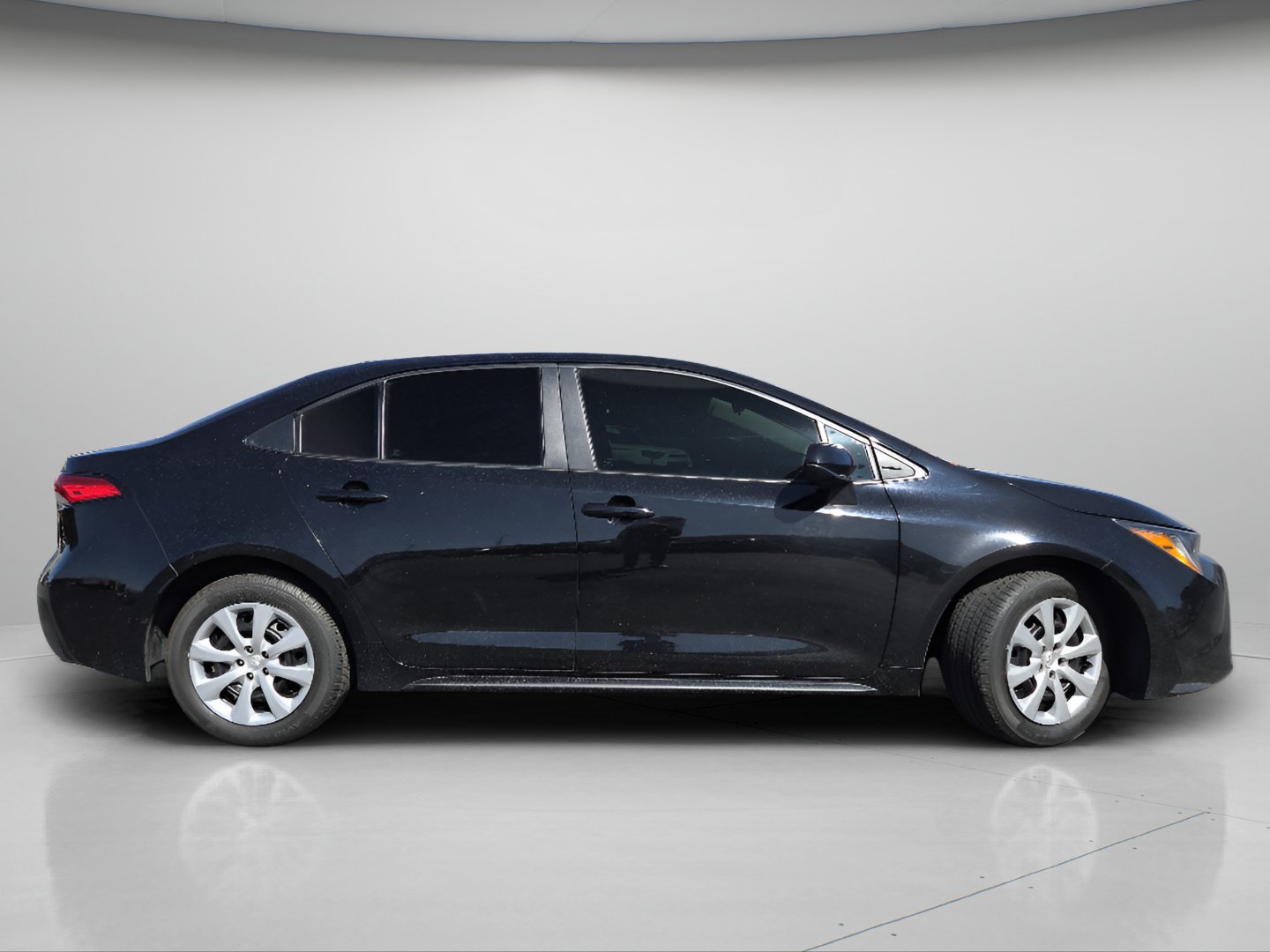 Used 2023 Toyota Corolla LE w/ Carpet Mat Package (TMS) FWD image 21