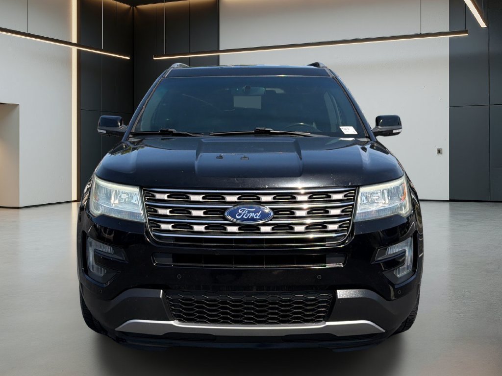 Used 2016 Ford Explorer XLT w/ Equipment Group 202A FWD image 9