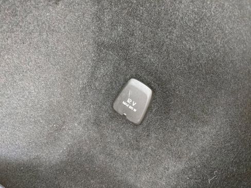 Used 2021 Volvo V60 T5 Momentum image 29