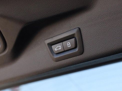 Used 2025 BMW X5 M60i image 10