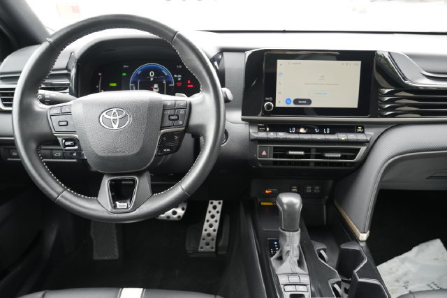Used 2025 Toyota Camry SE FWD image 19