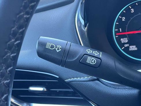 Used 2023 Chevrolet Traverse LT image 20