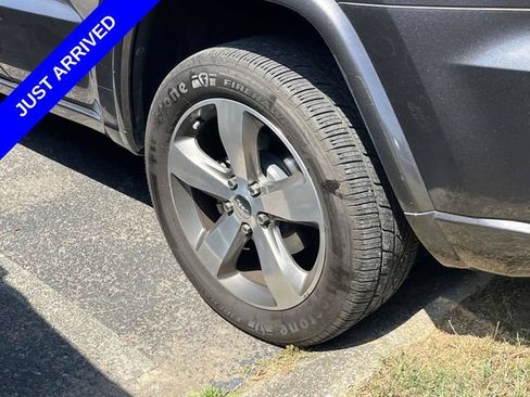 Used 2016 Jeep Grand Cherokee Overland AWD/4WD image 10