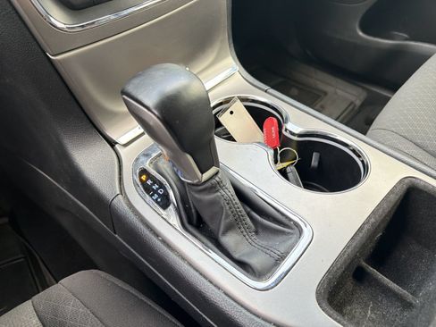Used 2019 Jeep Grand Cherokee Laredo AWD/4WD image 20