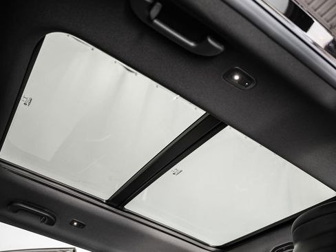 New 2025 Jeep Grand Cherokee Overland image 33