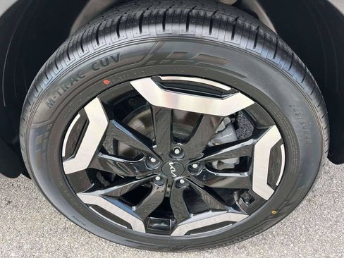 Used 2023 Kia Telluride EX w/ EX Captain's Chair Package AWD/4WD image 39