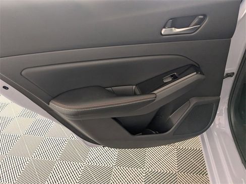 Used 2023 Nissan Altima 2.5 SR w/ SR Premium Package image 28