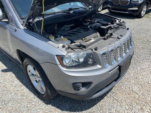 Used 2017 Jeep Compass Latitude AWD/4WD image 25