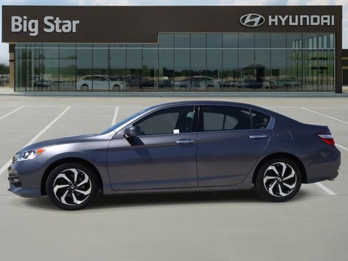 Used 2017 Honda Accord EX-L image 2