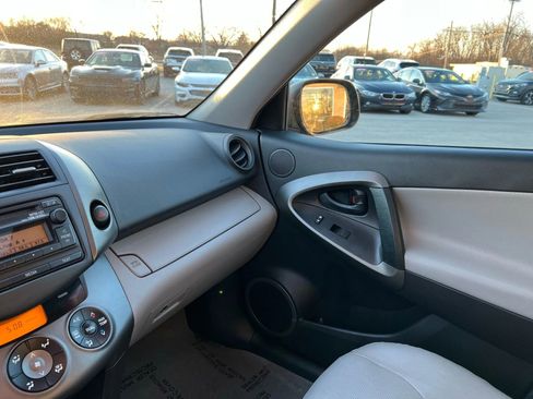 Used 2012 Toyota RAV4 Limited image 19