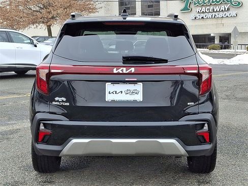 Certified 2025 Kia Seltos SX w/ SX Sunroof Package image 6