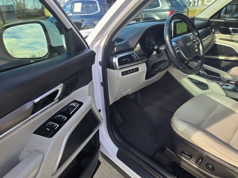 Used 2022 Kia Telluride S image 4