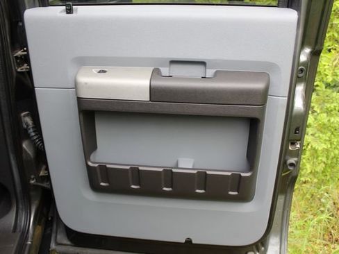 Used 2016 Ford F250 XLT w/ XLT Value Package image 21