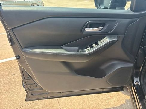 Used 2024 Nissan Rogue SV FWD image 19