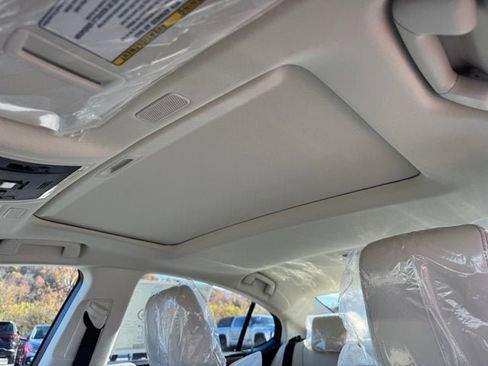 New 2025 Lexus ES 350 w/ Premium Package image 13