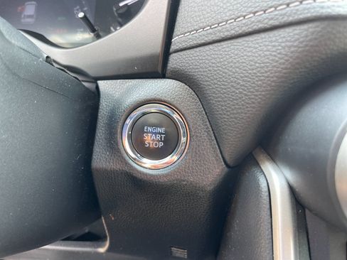 Used 2019 Toyota RAV4 Limited AWD/4WD image 25