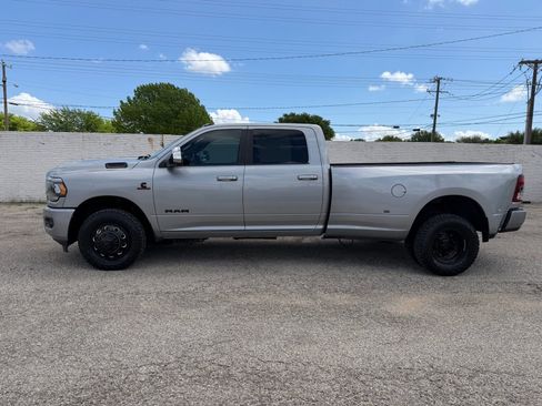 Used 2021 RAM 3500 Big Horn w/ Night Edition RWD image 3