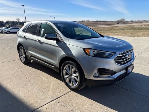 Used 2024 Ford Edge Titanium AWD/4WD image 3