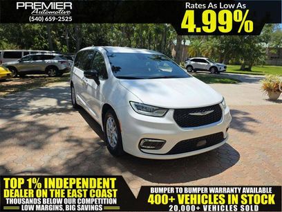 Used 2026 Chrysler Pacifica Select