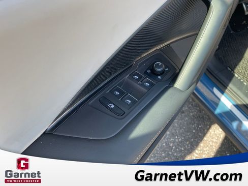 Certified 2025 Volkswagen Tiguan SEL R-Line AWD/4WD image 12