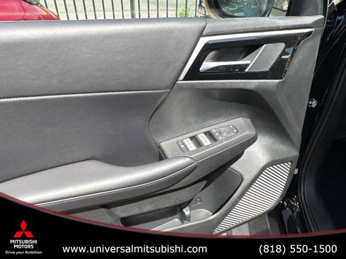 New 2025 Mitsubishi Outlander 4WD Plug-In Hybrid image 15