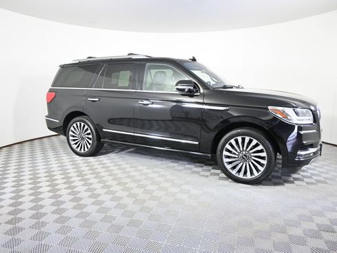 Used 2018 Lincoln Navigator Reserve w/ Technology Package AWD/4WD image 8