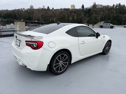 Used 2020 Toyota 86 image 5