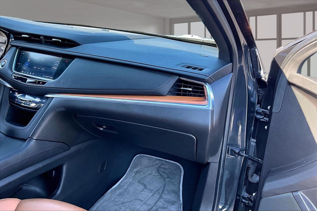 Used 2020 Cadillac XT5 Premium Luxury FWD image 17
