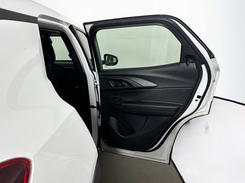 Used 2024 Chevrolet TrailBlazer LS image 28