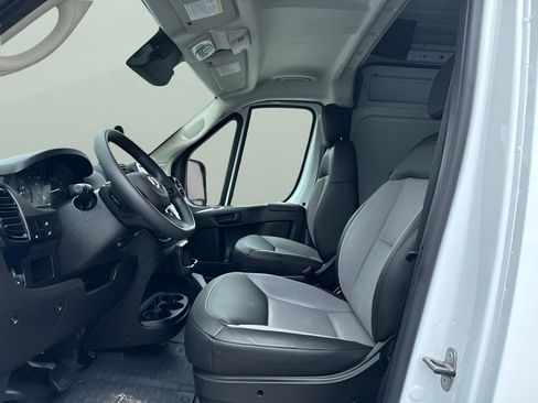 Used 2026 RAM ProMaster 2500 w/ Convenience Group FWD image 9